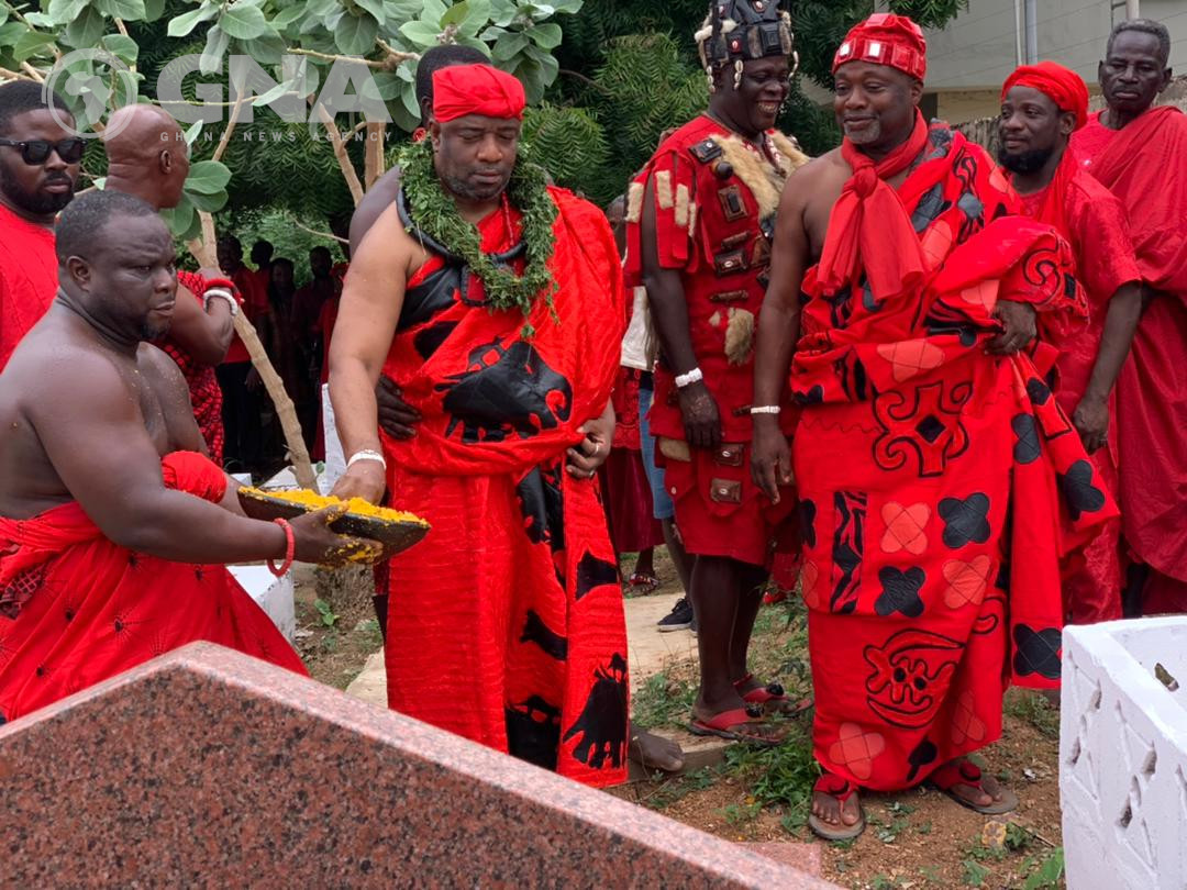 homowo-ga-mantse-performs-sprinkling-of-kpoikpoi-ghana-news-agency