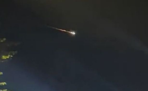 Flying Fire Object More than 200 reports as mysterious 'fireball' lights up UK sky | Ghana ...