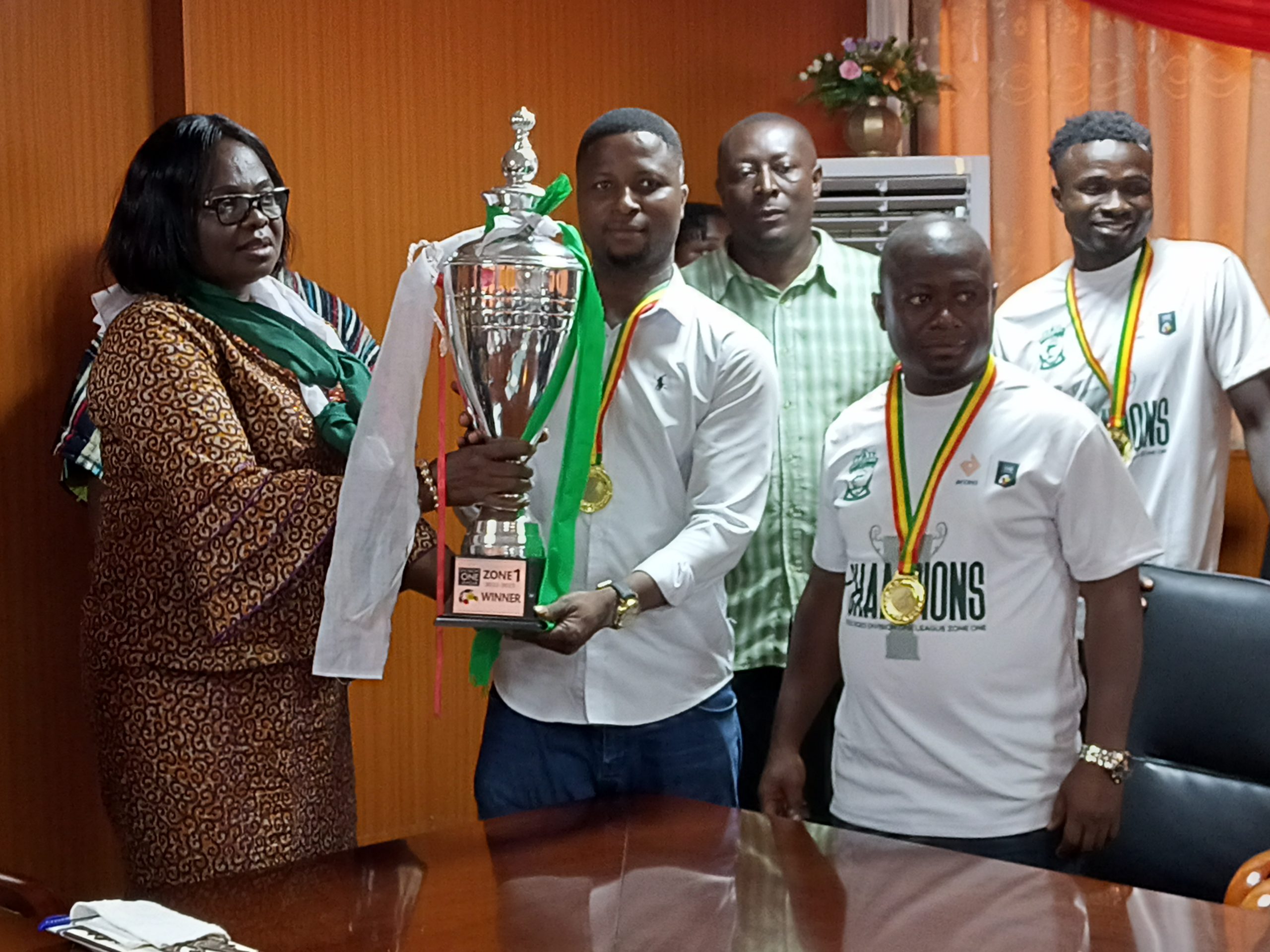 Bofoakwa Tano FC pays courtesy call on Bono Minister | Ghana News Agency