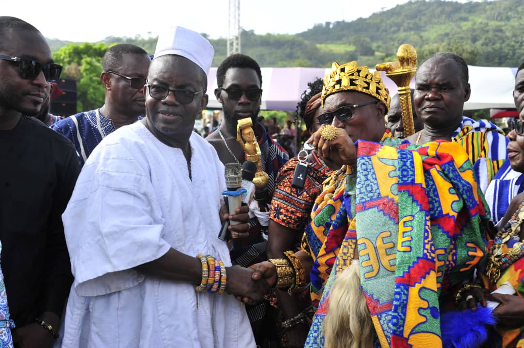 Youth of Peki provides royal vehicle for paramount ruler | Ghana News ...