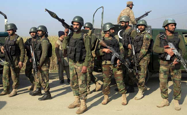 Pakistan army kills militants trying to cross border from Afghanistan ...