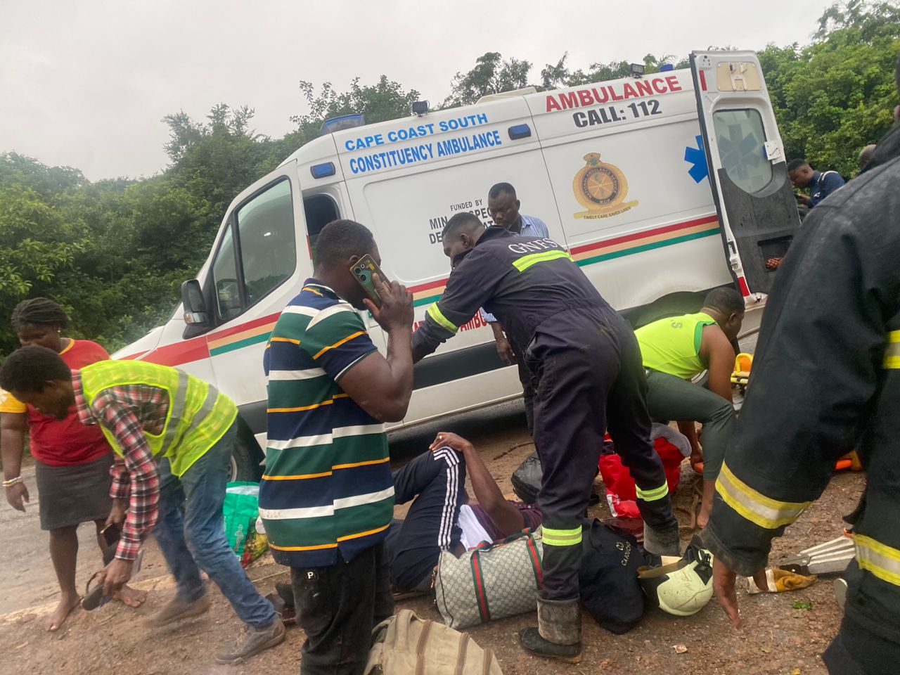 National Fire Service rescues 10 accident victims on Cape Coast ...