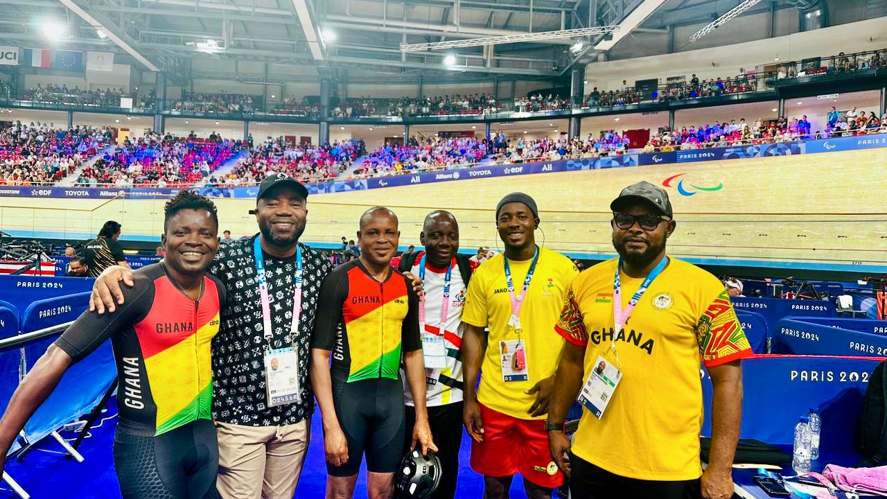 Paris 2024 NPC President Samson Deen visits ParaCycling team ahead of