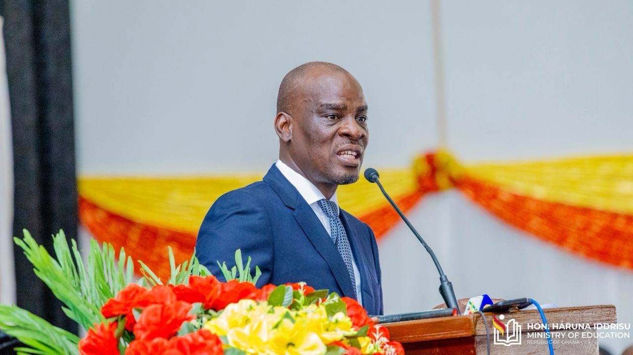 Education Minister to meet teacher unions on Monday over strike