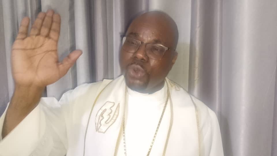 Rev. Dr. Bruce Endorses Five-Year Presidential Tenure Proposal