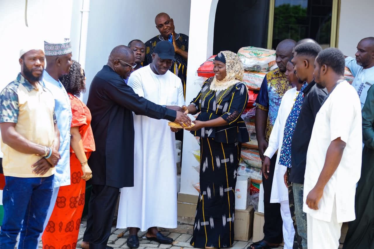 Cocoa boss supports Muslims with Eid donation | Ghana News Agency