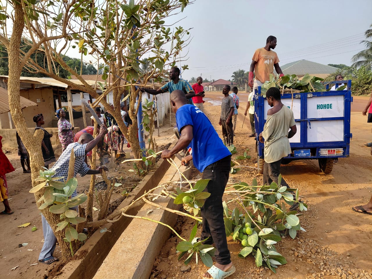 CCSD engages Gbi Kpoeta residents for community cleanup | Ghana News Agency