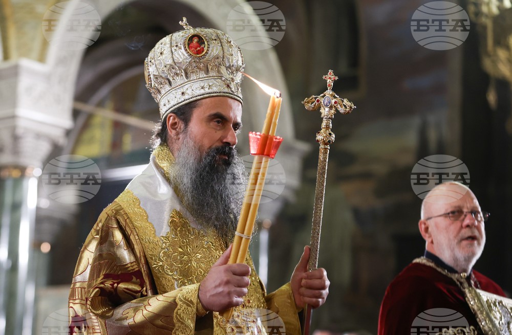 Bulgaria: Patriarch Daniil proclaims Christ’s resurrection and blesses nation during Sofia service