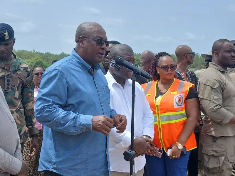 President Mahama reassures Fuveme residents of swift coastal protection measures
