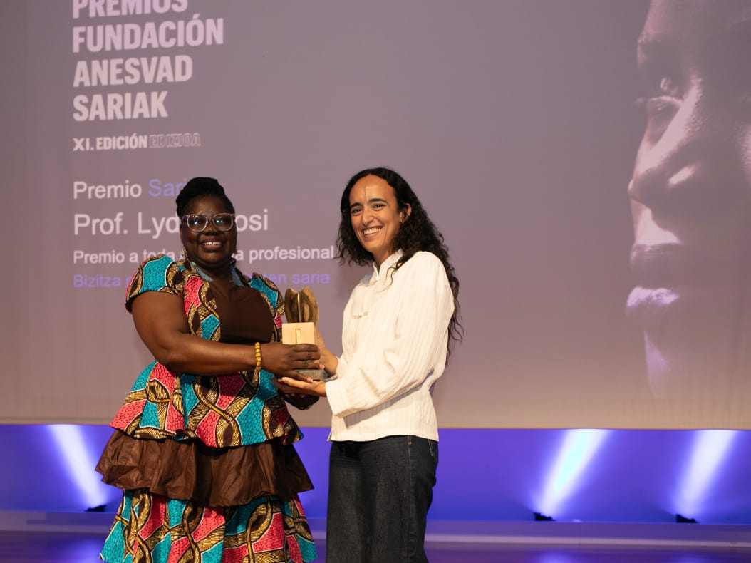 Prof. Mosi wins international award for research on neglected tropical diseases 