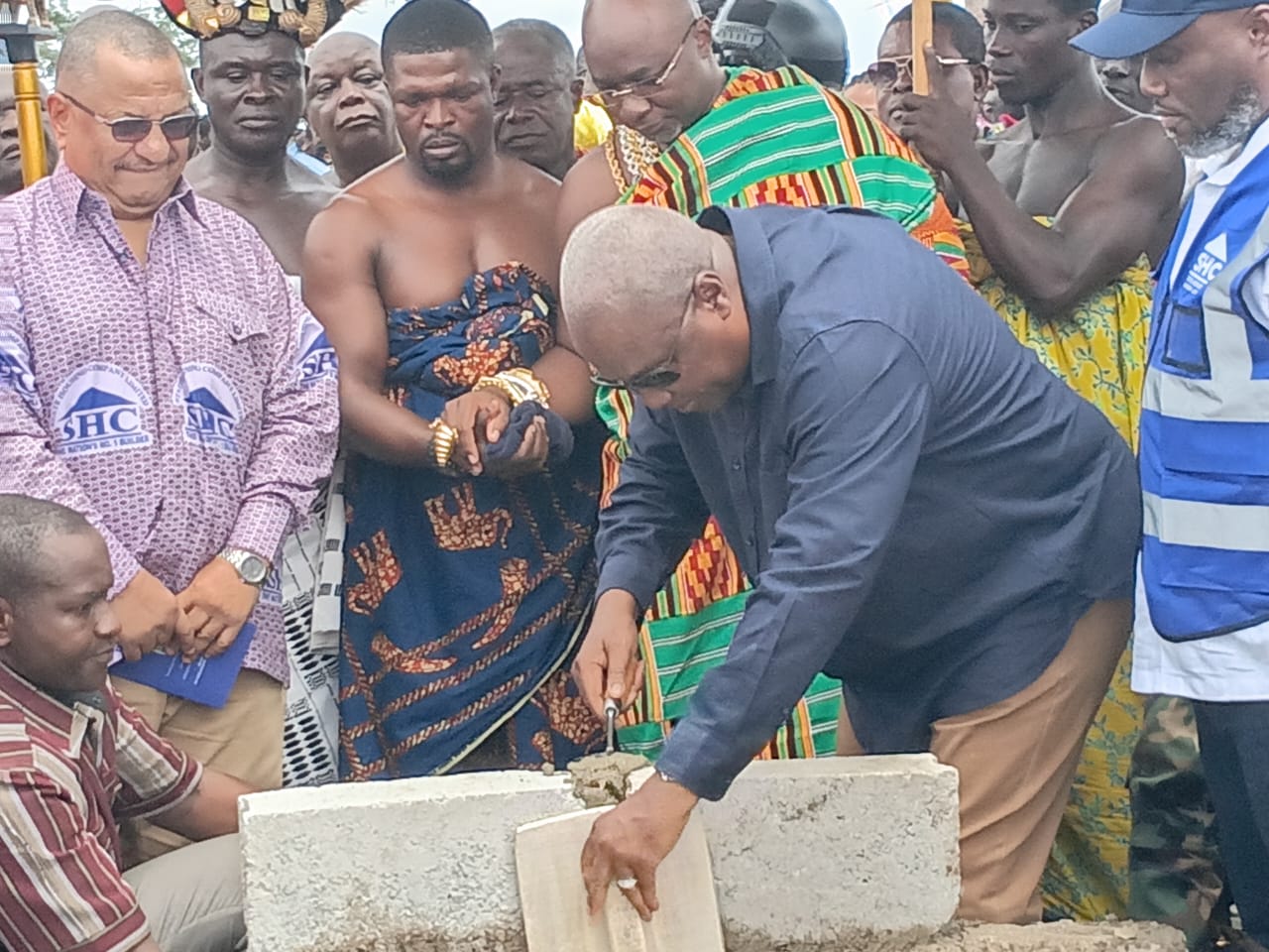 President Mahama breaks ground for Green City Housing Project at  Dedesua near Kumasi 