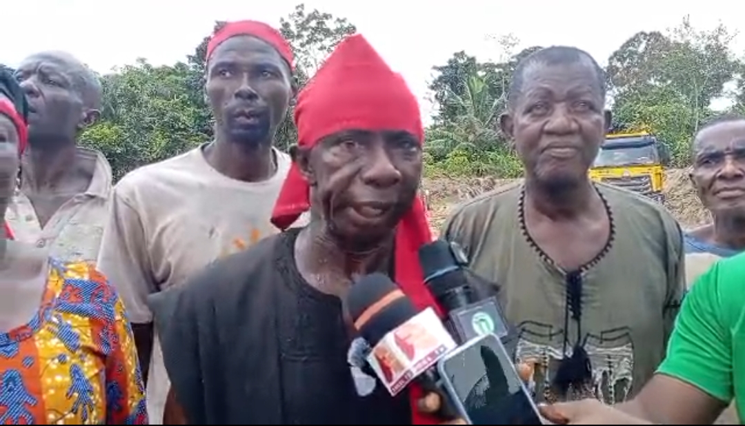 Tension mounts at Assin Kumasi as farmers clash with sand-winning operators over destruction of farmlands